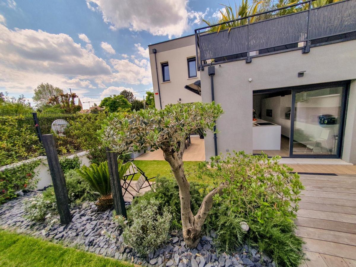 Exigehome - D'hote Avec Jacuzzi Et Jardin Paysage, Partage